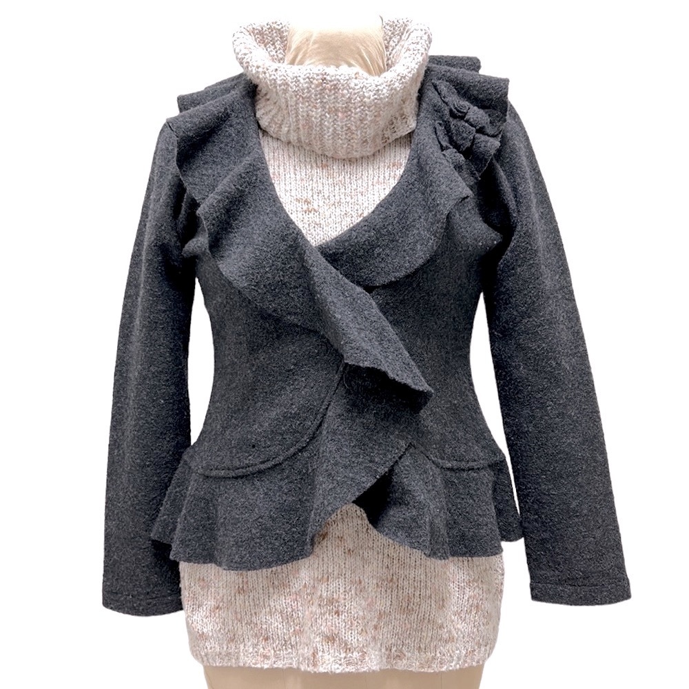 Cynthia Rowley‎ Anthropologie cardigan/jacket size M gray 3D floral appli…